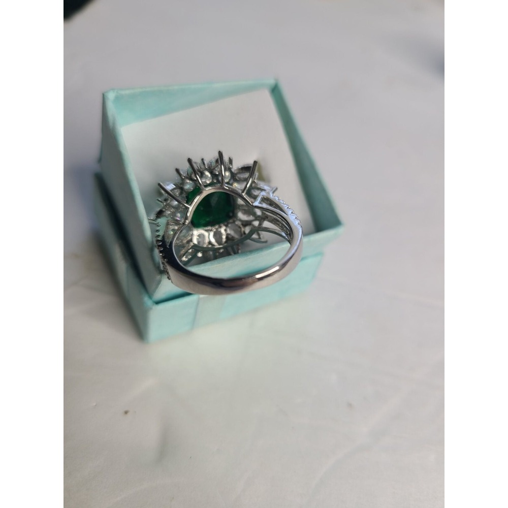 Elegant Simulated Emerald & Crystal Halo Ring Size 7.5 Silvertone - Picture 11 of 15